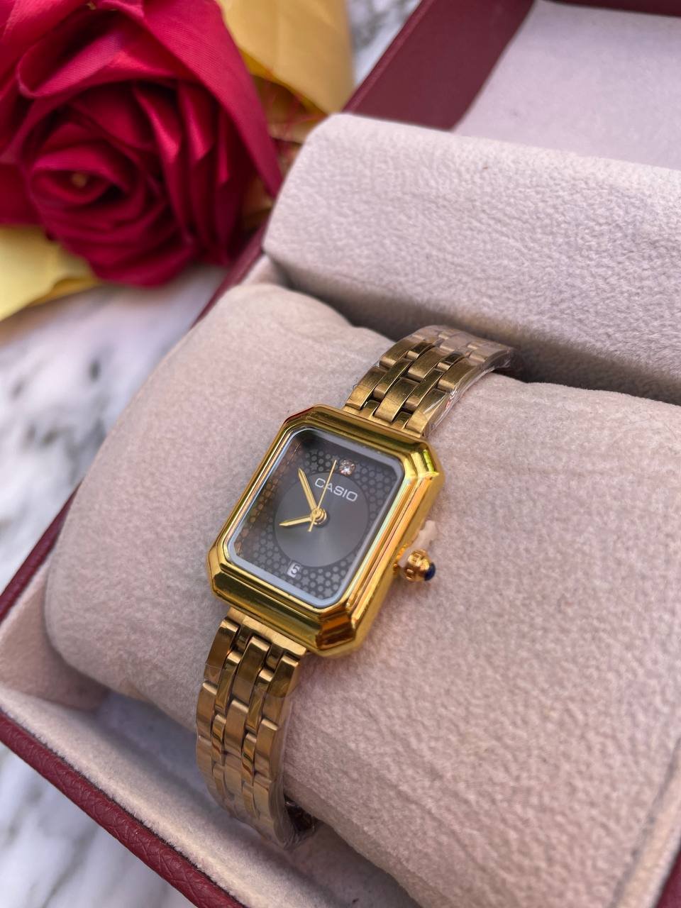 Montre Femme Rectangulaire – GRACE GOLD & BLACK – Image 2